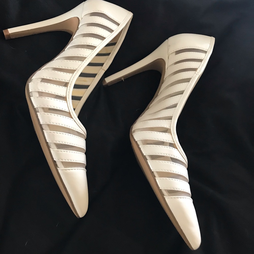 Jessica Simpson White heels/pumps Size 8. NEW